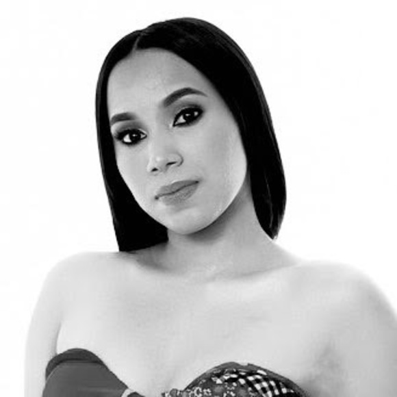 Meet your Posher, Astrid - Picture 1 of 1